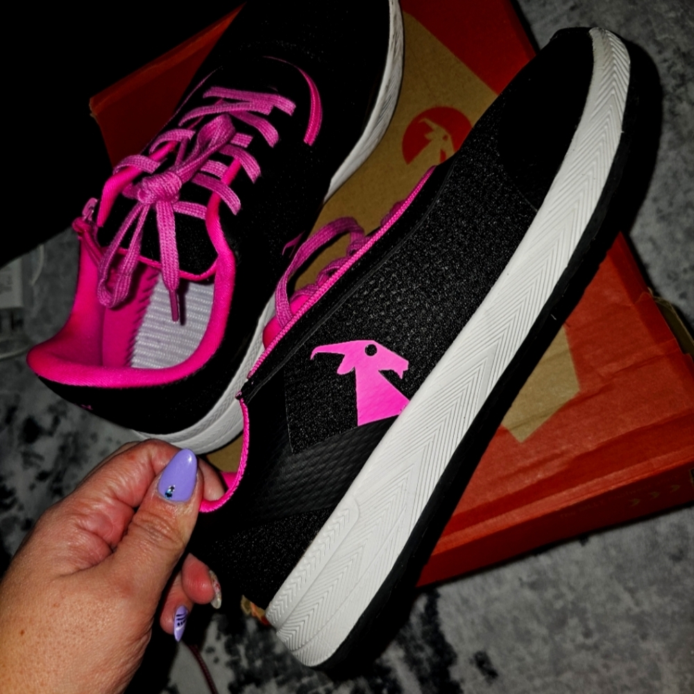 Billy Sneakers (Inclusion For Kids With AFOs Or Braces, Etc) Size 7W youth